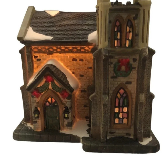 Vintage Norman Rockwell Collection "Freedom to Worship" Porcelain Lighted Church - Picture 9 of 9